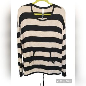 Kensie Pullover (M) with Drawstring Waist in Blk/Cream
